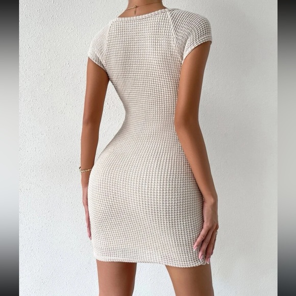 ❤️NWT❤️ Bodycon Dress🤍 - Size XS - Picture 2 of 5
